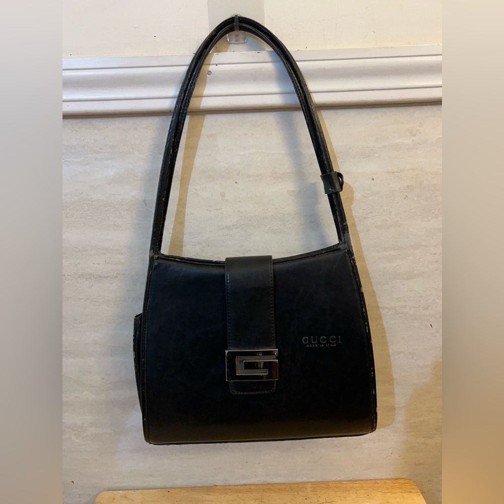 Fashion Inspired Black Leather Shoulder Bag Silver-Tone G